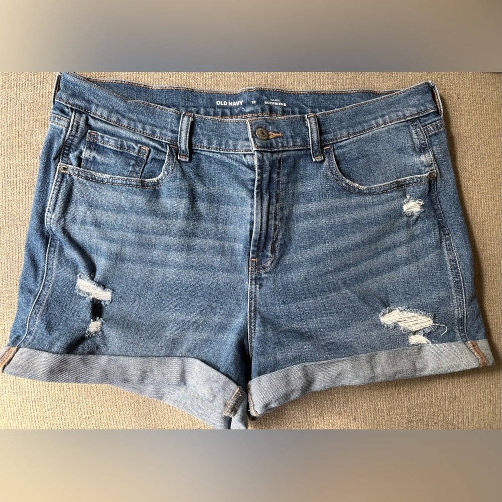 Old Navy Women's Mid-Rise Boyfriend Jean Shorts Size 12